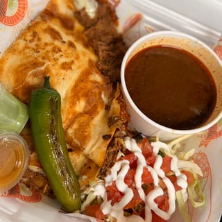 BIRRIA GRINGA + CONSOMMÉ