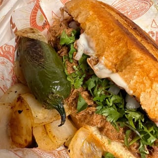 BIRRIA TORTA + CONSOMMÉ